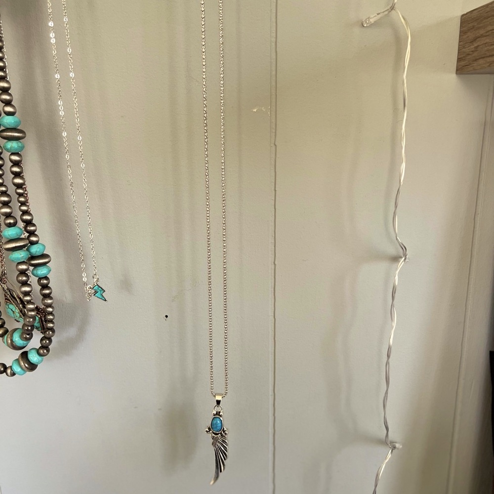 Western pendant necklace